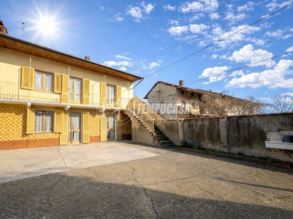 casa indipendente in vendita a Mazzè in zona Tonengo