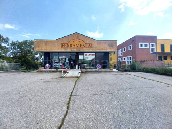 ufficio in vendita a Mazzè