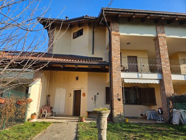 casa indipendente in vendita a Mazzè in zona Tonengo