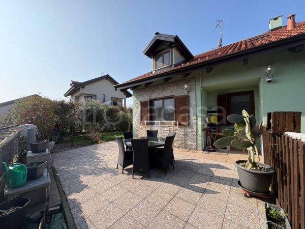 casa indipendente in vendita a Mazzè