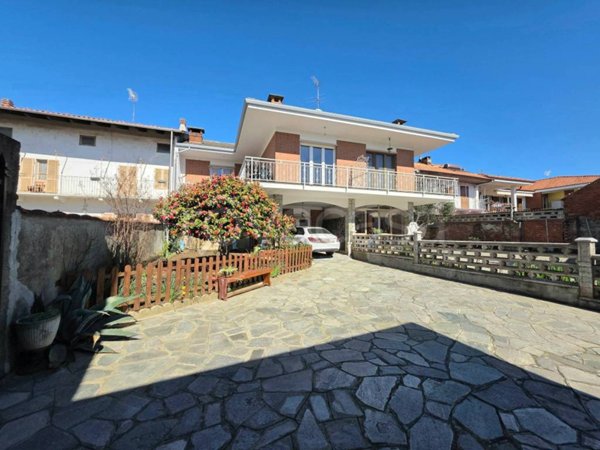 casa indipendente in vendita a Mazzè