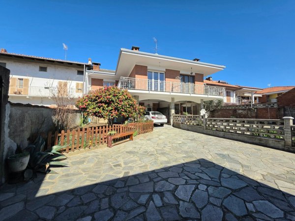 casa indipendente in vendita a Mazzè