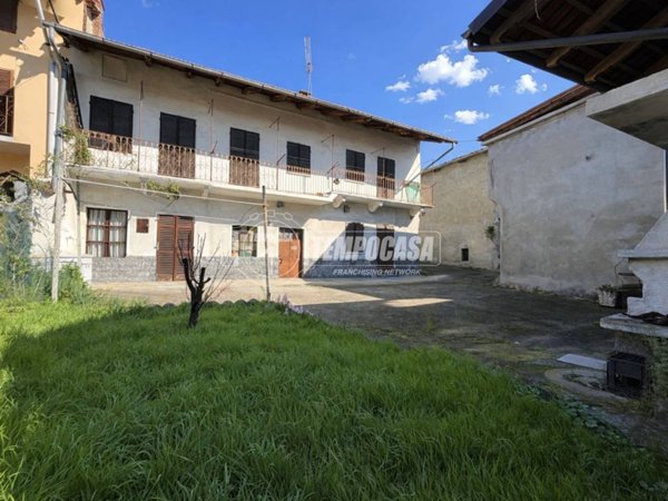 casa indipendente in vendita a Mazzè in zona Barengo