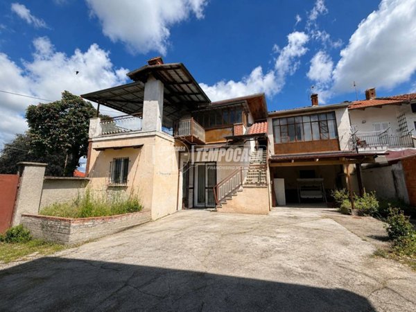 casa indipendente in vendita a Mazzè in zona Tonengo