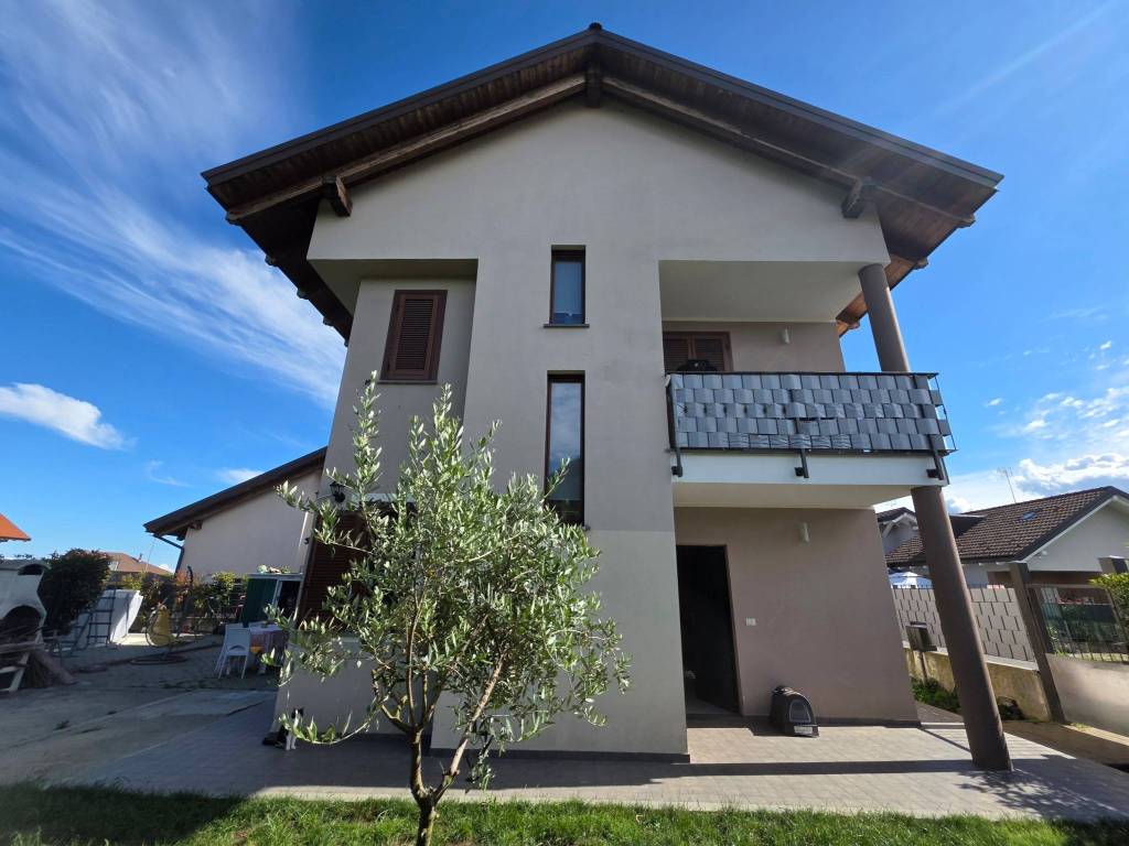 casa indipendente in vendita a Mazzè