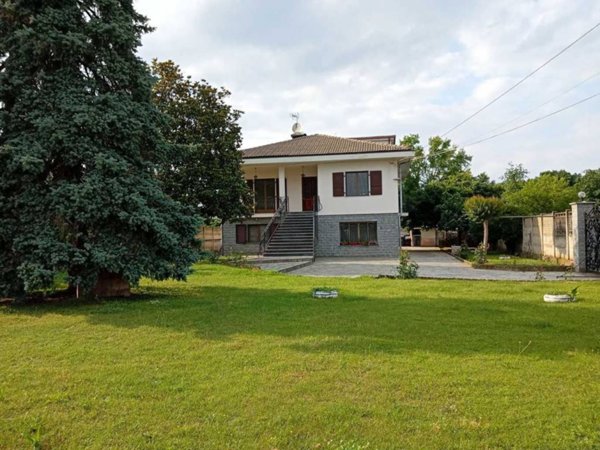 casa indipendente in vendita a Mazzè