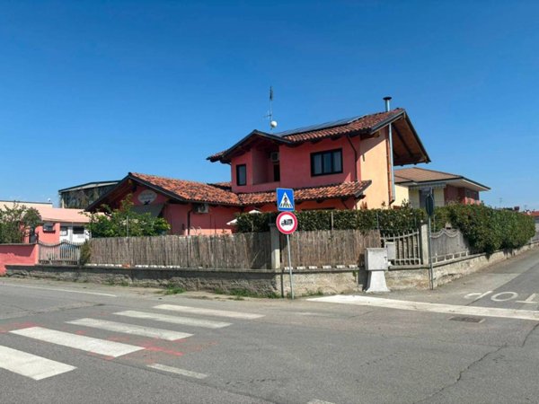 casa indipendente in vendita a Mazzè