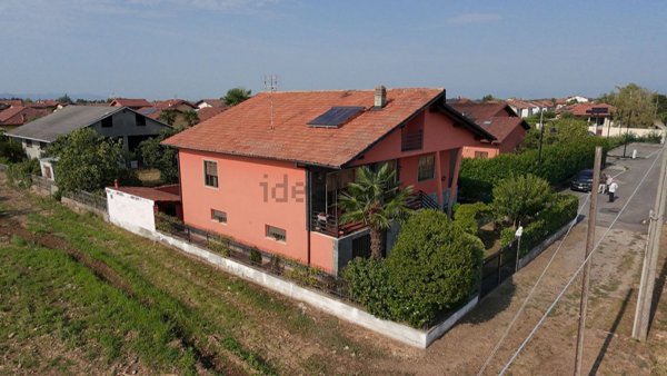 casa indipendente in vendita a Mazzè in zona Tonengo