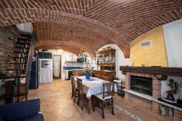 casa indipendente in vendita a Mazzè in zona Barengo