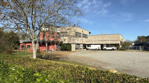 locale commerciale in vendita a Mercenasco