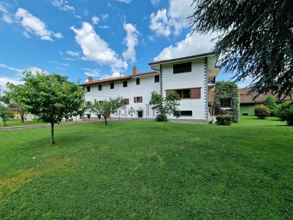 esavano in vendita a Mercenasco in zona Villate