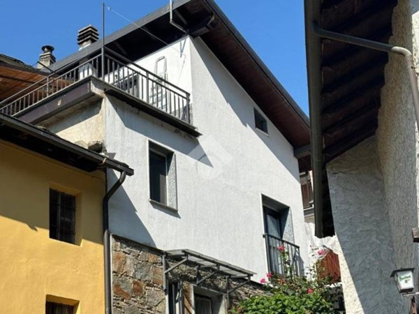 casa semindipendente in vendita a Mezzenile in zona Catelli