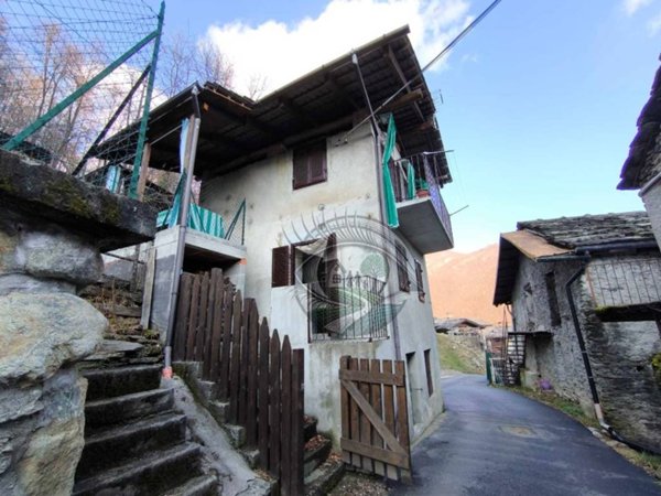 casa indipendente in vendita a Mezzenile
