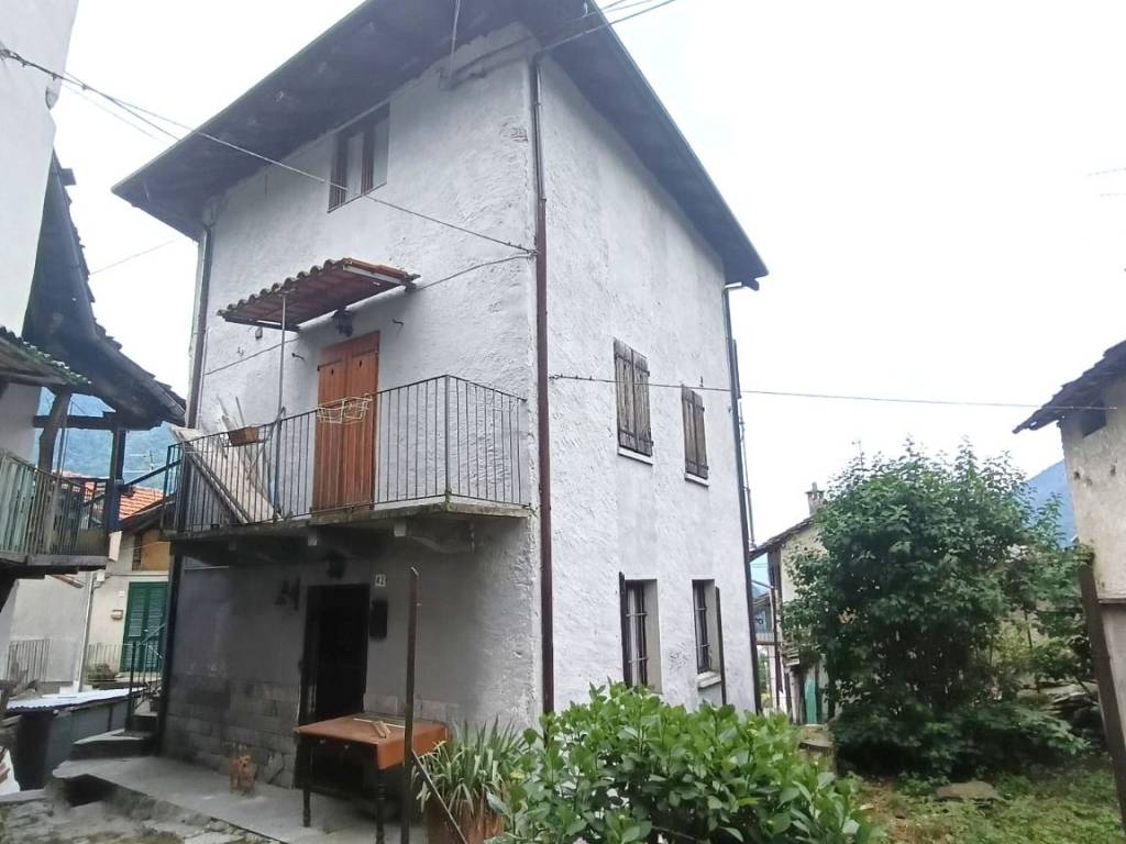 casa indipendente in vendita a Mezzenile