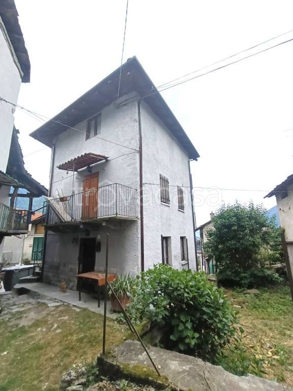 casa indipendente in vendita a Mezzenile