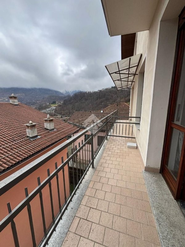 appartamento in vendita a Mezzenile in zona Villa Superiore
