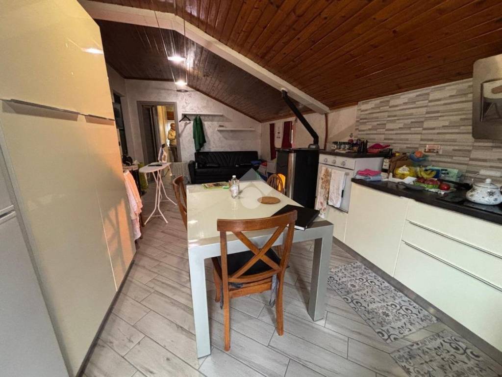 appartamento in vendita a Mezzenile