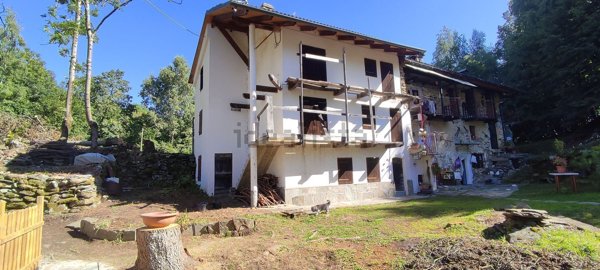 quadrivano in vendita a Mezzenile