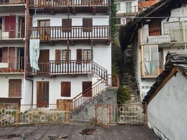 casa semindipendente in vendita a Mezzenile in zona Pugnetto