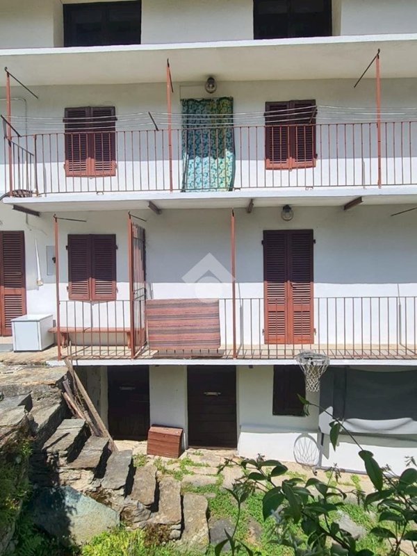 casa indipendente in vendita a Mezzenile in zona Bogliano