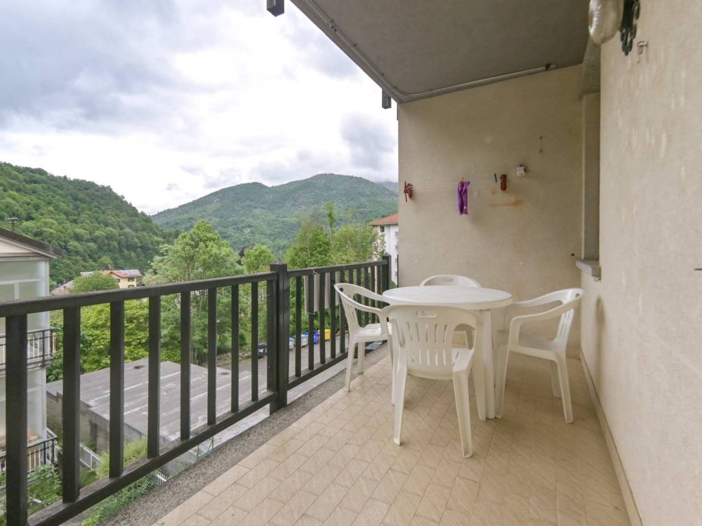 appartamento in vendita a Mezzenile in zona Villa Inferiore