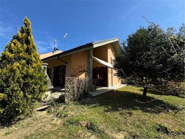casa indipendente in vendita a Mombello di Torino