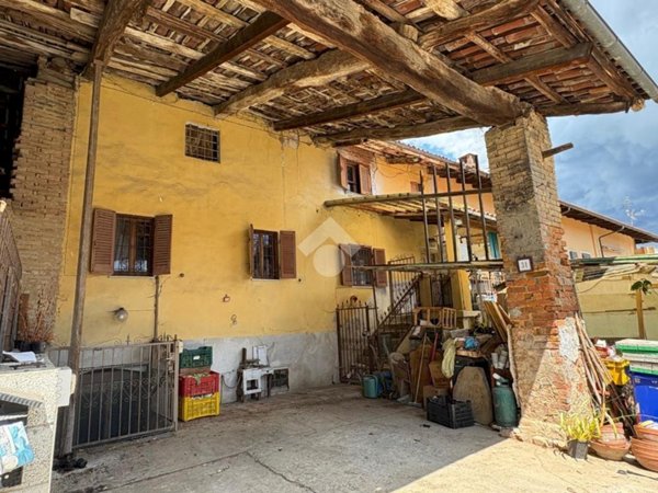 casa indipendente in vendita a Mombello di Torino