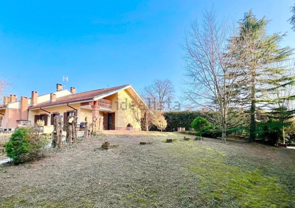 casa indipendente in vendita a Mombello di Torino