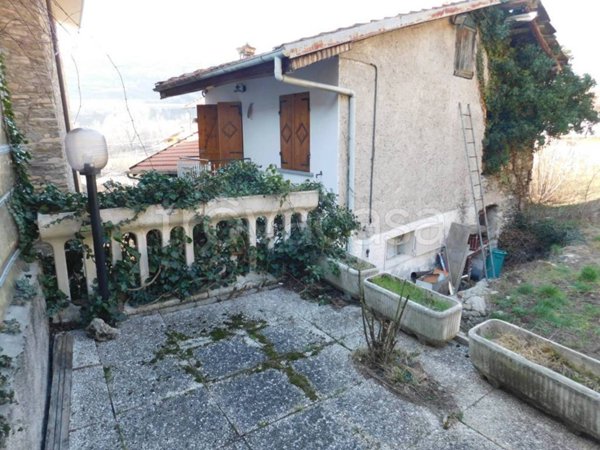 casa indipendente in vendita a Mompantero in zona San Giuseppe