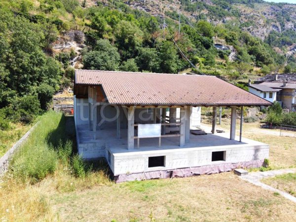 casa indipendente in vendita a Mompantero