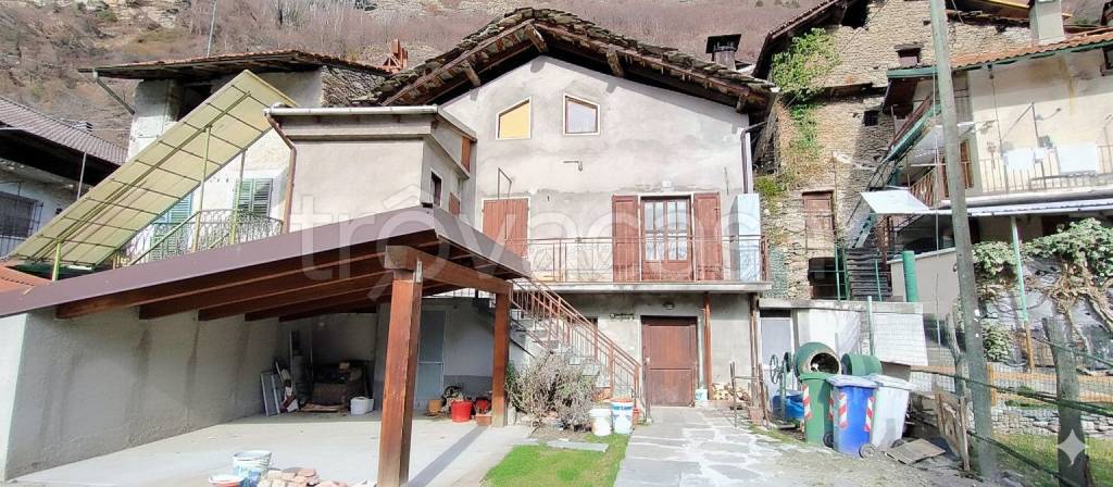 casa indipendente in vendita a Mompantero