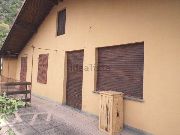 casa semindipendente in vendita a Mompantero in zona Urbiano