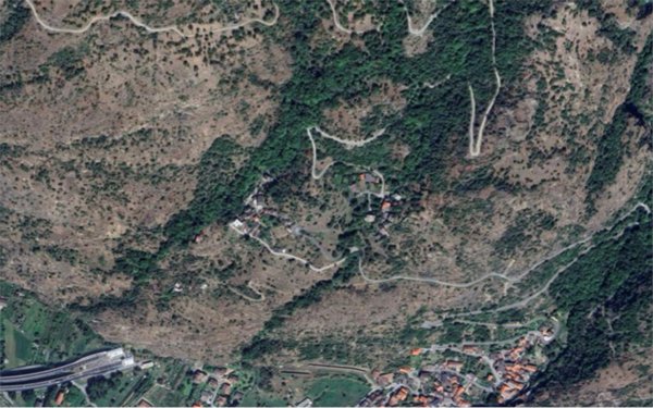 casa indipendente in vendita a Mompantero in zona Seghino