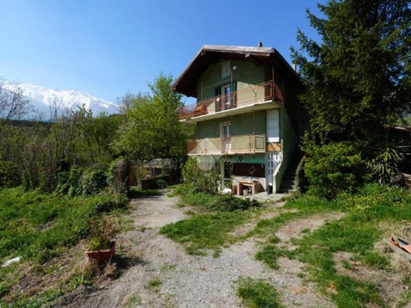casa indipendente in vendita a Mompantero in zona Seghino
