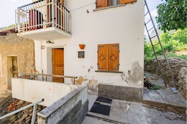casa indipendente in vendita a Mompantero in zona Seghino