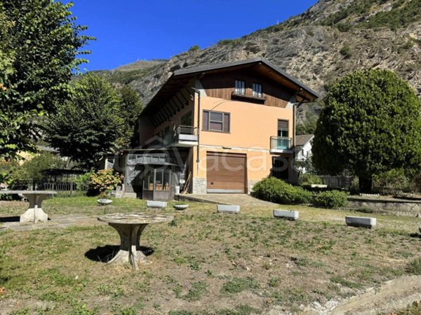 casa indipendente in vendita a Mompantero in zona Pietrastretta