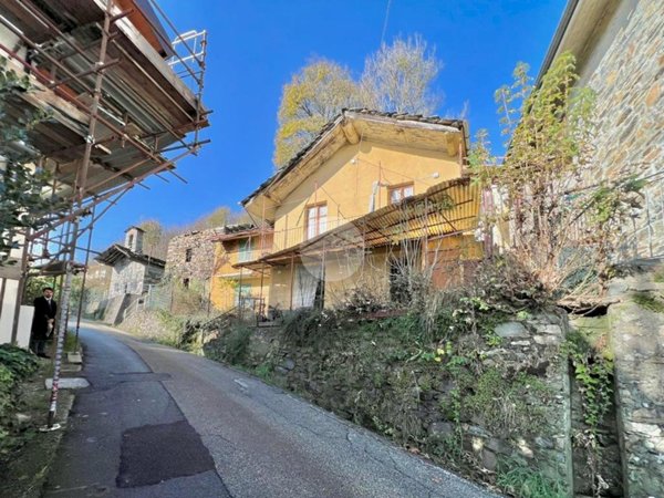 casa semindipendente in vendita a Monastero di Lanzo in zona Chiaves