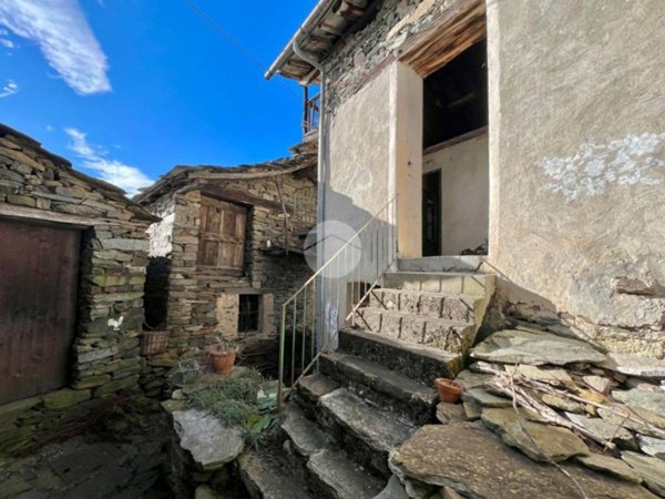 casa semindipendente in vendita a Monastero di Lanzo in zona Cresto
