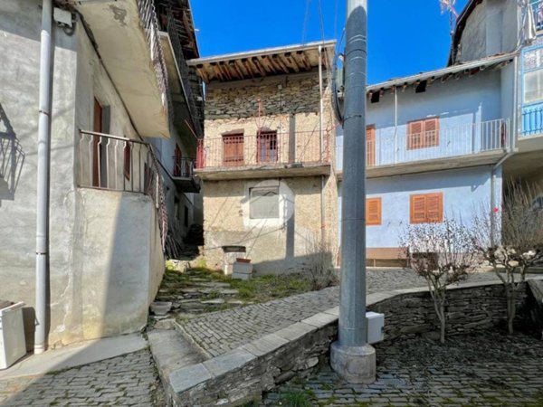 appartamento in vendita a Monastero di Lanzo in zona Chiaves