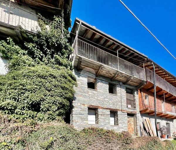 casa indipendente in vendita a Monastero di Lanzo in zona Chiaves