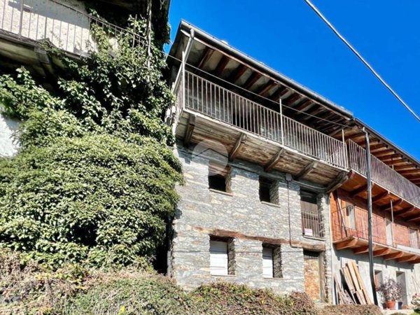 casa semindipendente in vendita a Monastero di Lanzo in zona Cresto