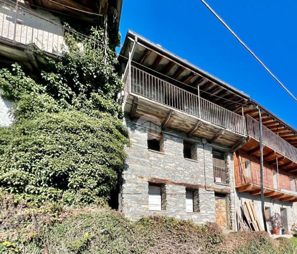 casa semindipendente in vendita a Monastero di Lanzo in zona Cresto