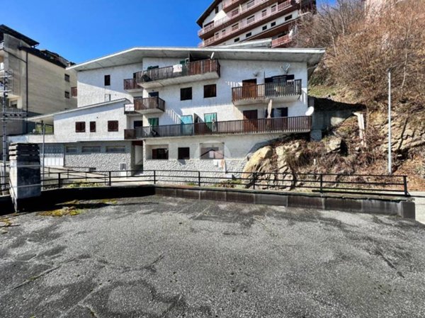 appartamento in vendita a Monastero di Lanzo in zona Chiaves
