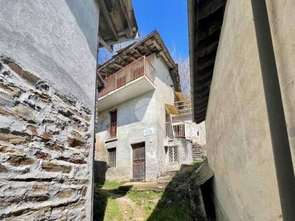 casa semindipendente in vendita a Monastero di Lanzo in zona Cresto