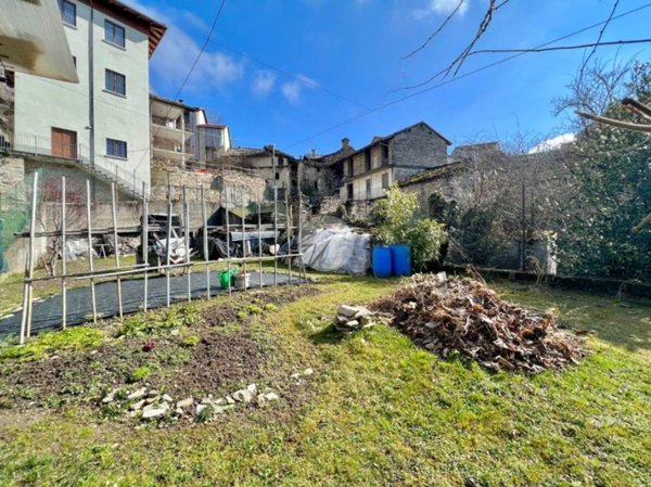 casale in vendita a Monastero di Lanzo in zona Chiaves