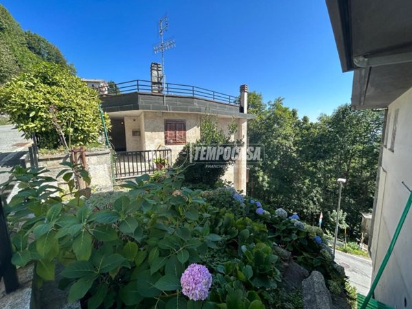 appartamento in vendita a Monastero di Lanzo in zona Chiaves