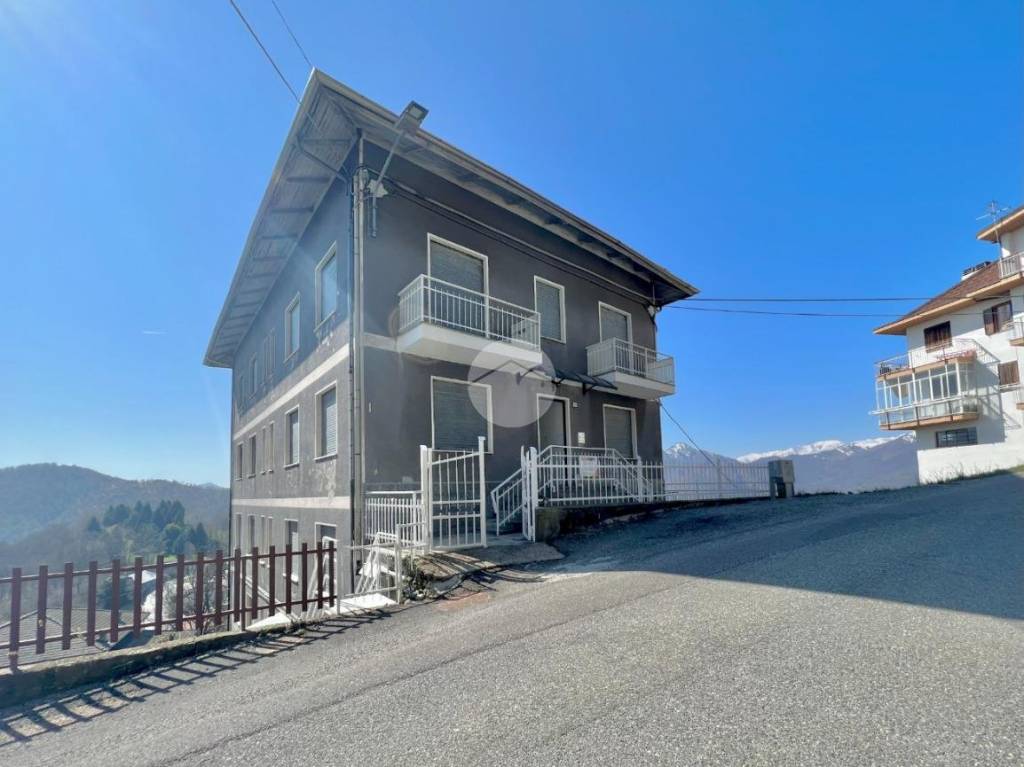 appartamento in vendita a Monastero di Lanzo in zona Chiaves