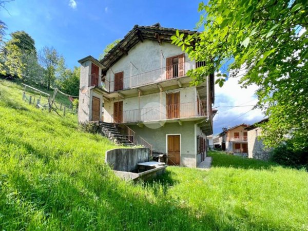 casa indipendente in vendita a Monastero di Lanzo in zona Chiaves