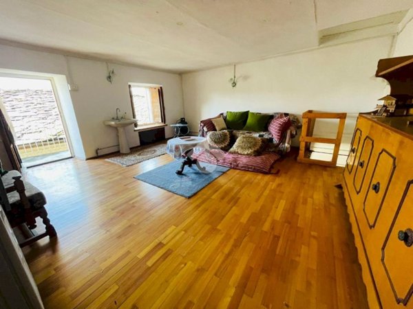 casa semindipendente in vendita a Monastero di Lanzo in zona Chiaves