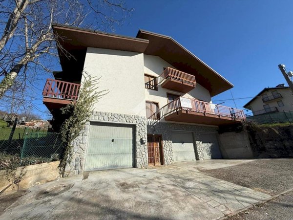 casa indipendente in vendita a Monastero di Lanzo in zona Monastero di sotto